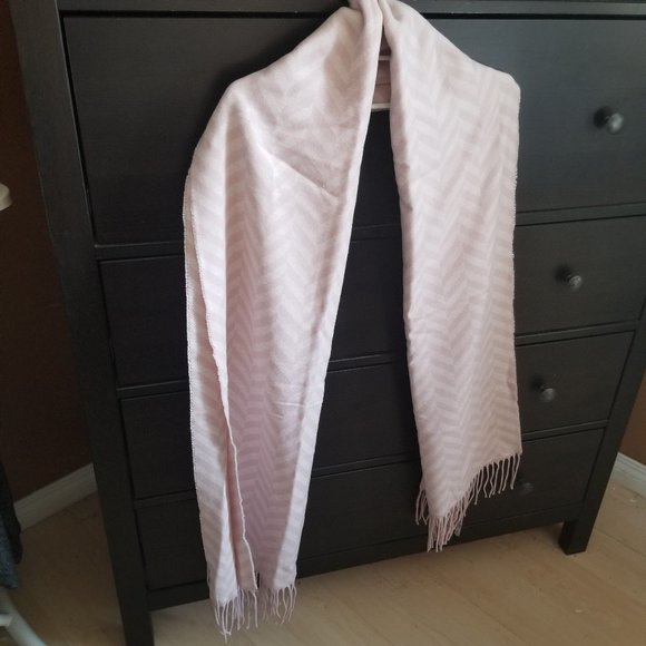 Chevron Style Pashmina - Picture 3 of 3